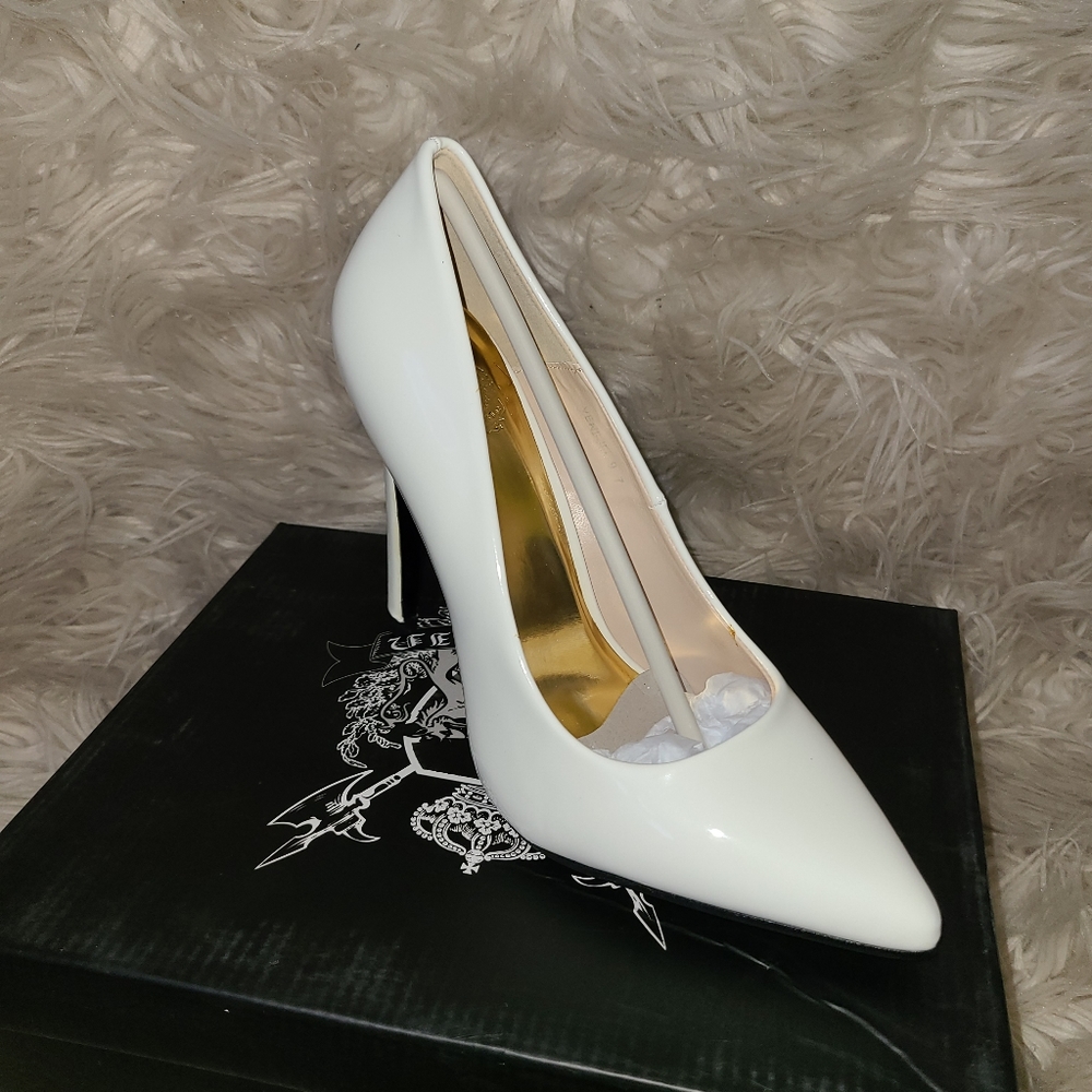 Cape Robbins Pointed Toe Heels
